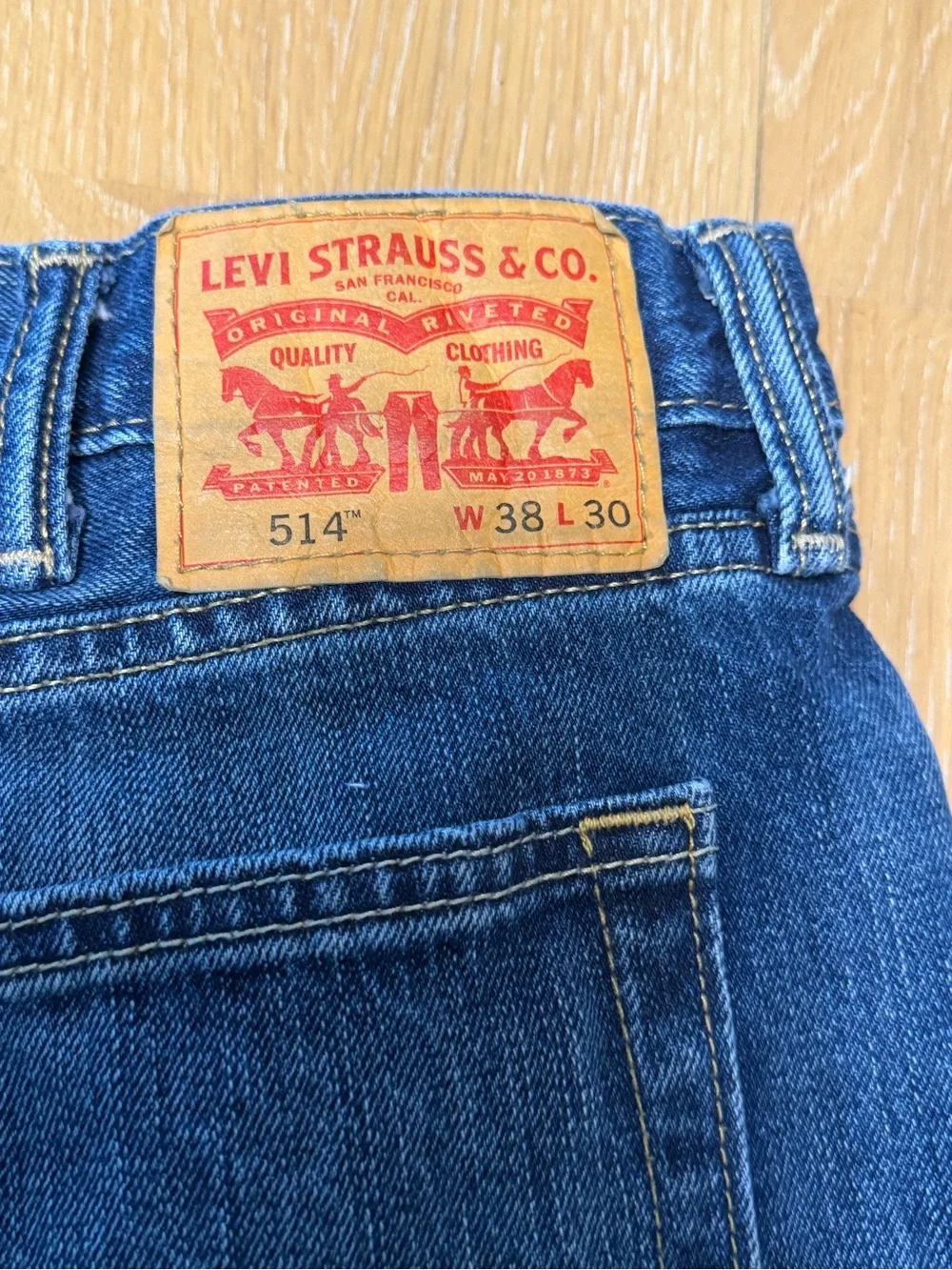 Levi’s 514 Straight Fit Jeans Men’s W38 L30 Medium Wash Blue Denim Classic